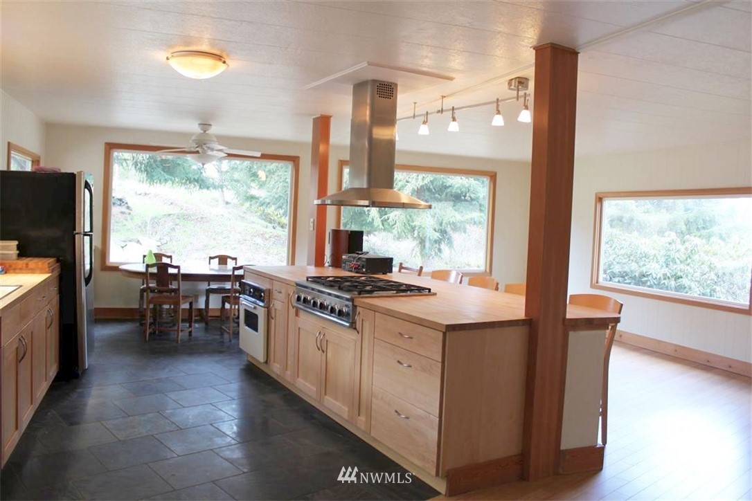 6429 Roche Harbor Road San Juan Island, WA 98250 - Photo 4 of 25 Gallery Image 4