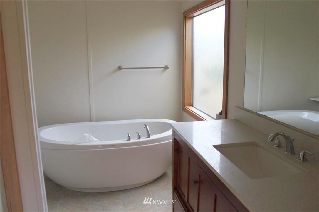 6429 Roche Harbor Road San Juan Island, WA 98250 - Photo 6 of 25 Gallery Image 6