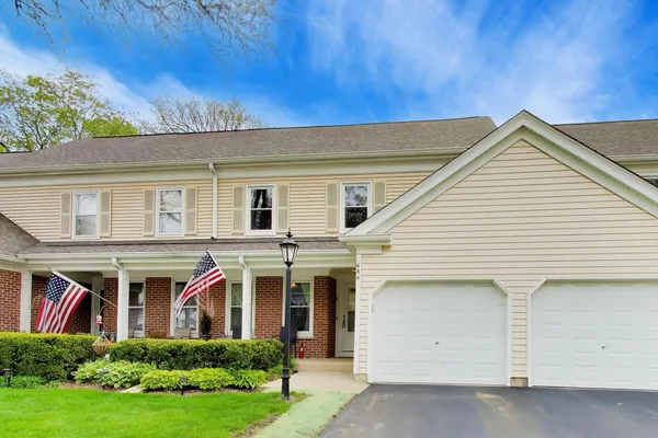 $445,000 | 684 Regent Lane, Prospect Heights, IL 60070