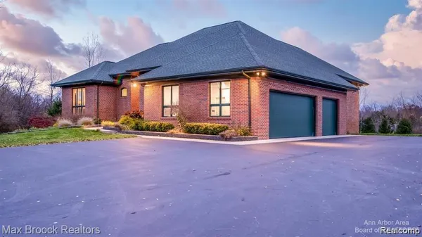 $5,500 | 3520 Blue Heron Court, Ypsilanti, MI 48198
