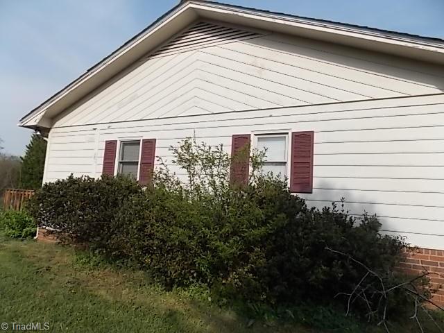 375 Wayne Gobble Road Lexington, NC 27295 - Photo 3 of 18 Gallery Image 3