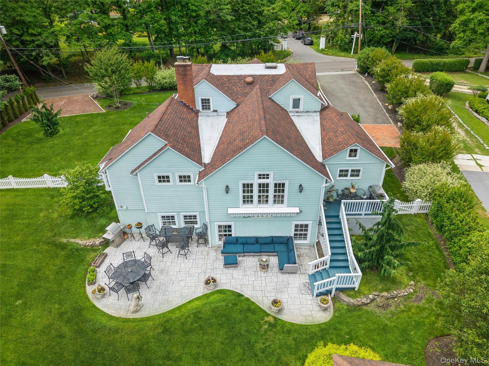 29 Three Sisters Road St. James, NY 11780 - Photo 5 of 50