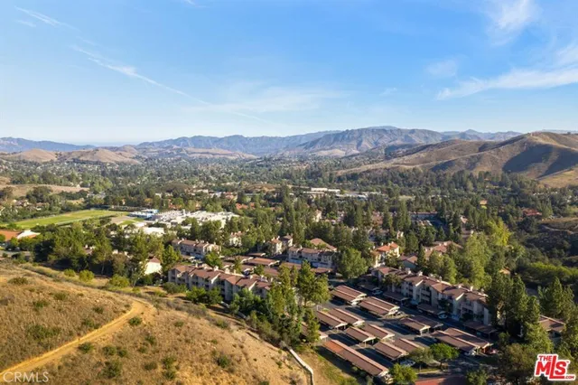 $3,400 | 5744 Oak Bend Lane, Unit 212, Oak Park, CA 91377