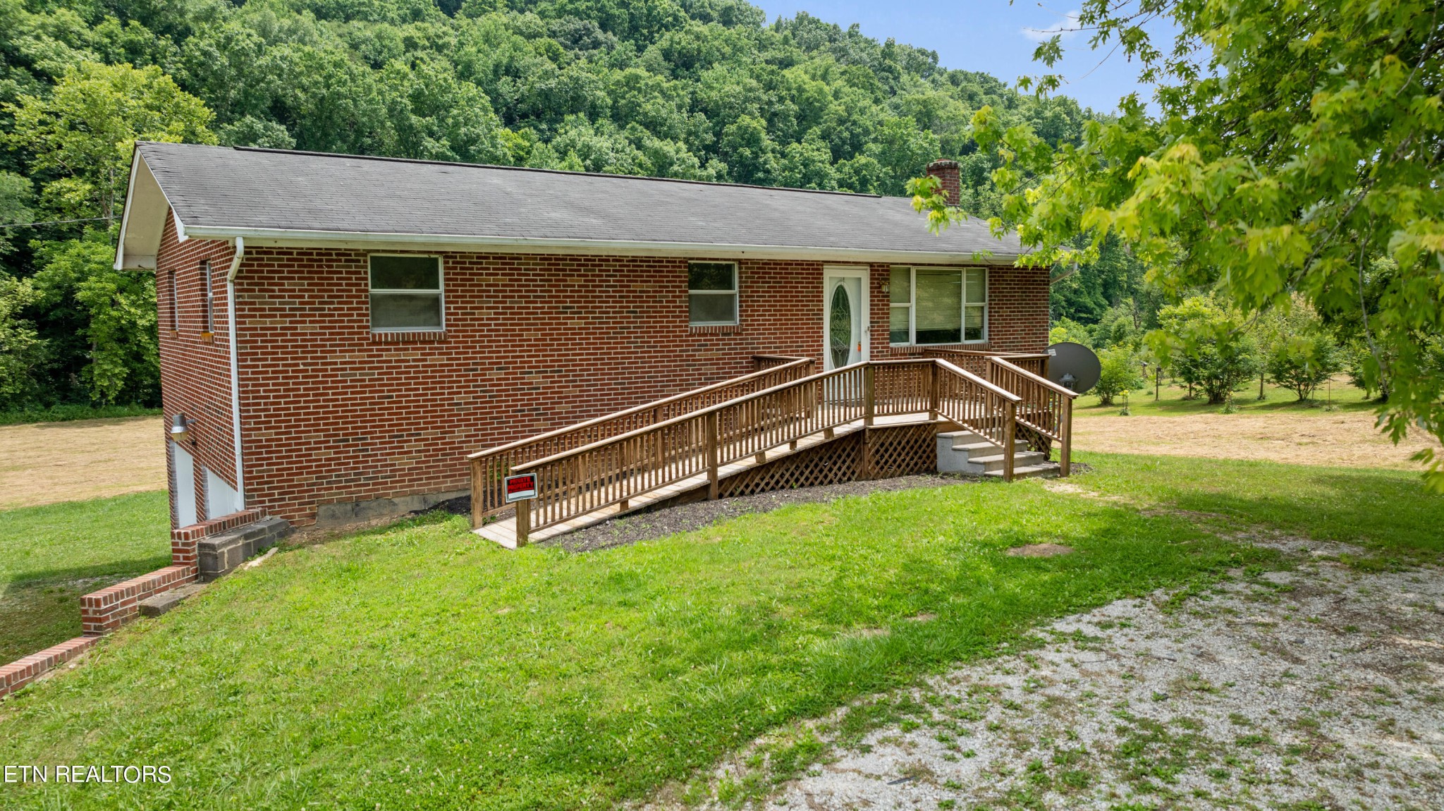 2597 Hinds Creek Road Heiskell, TN 37754 - Photo 33 of 33 Gallery Image 33