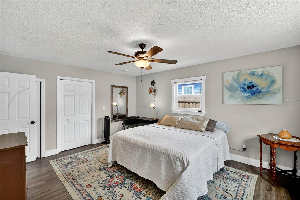 1324 40th Street South St. Petersburg, FL 33711 - Photo 14 of 39