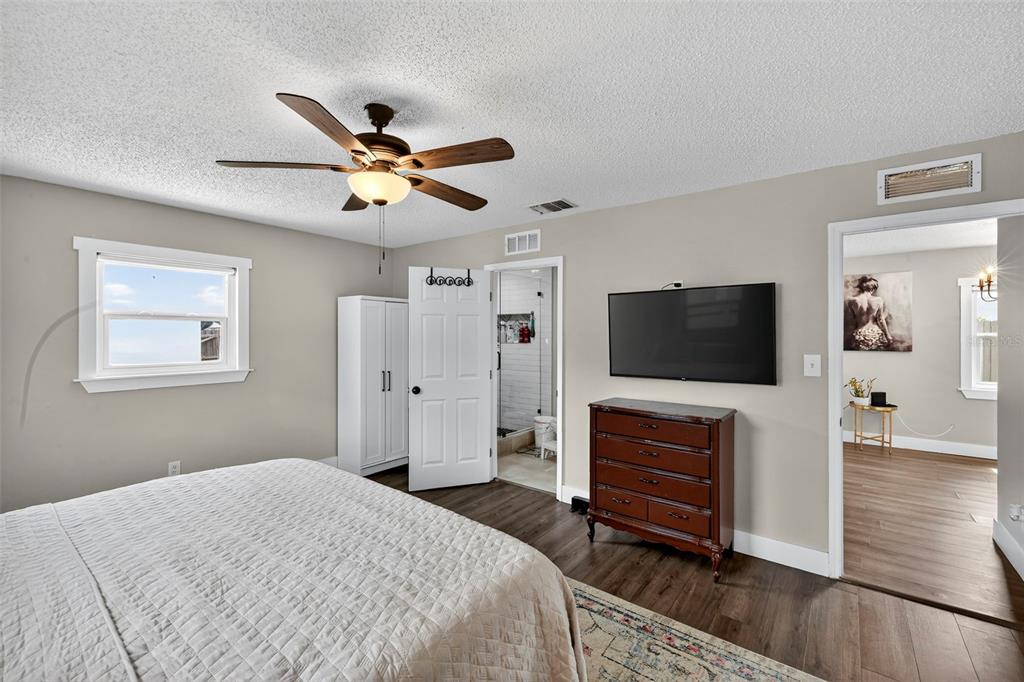 1324 40th Street South St. Petersburg, FL 33711 - Photo 15 of 39