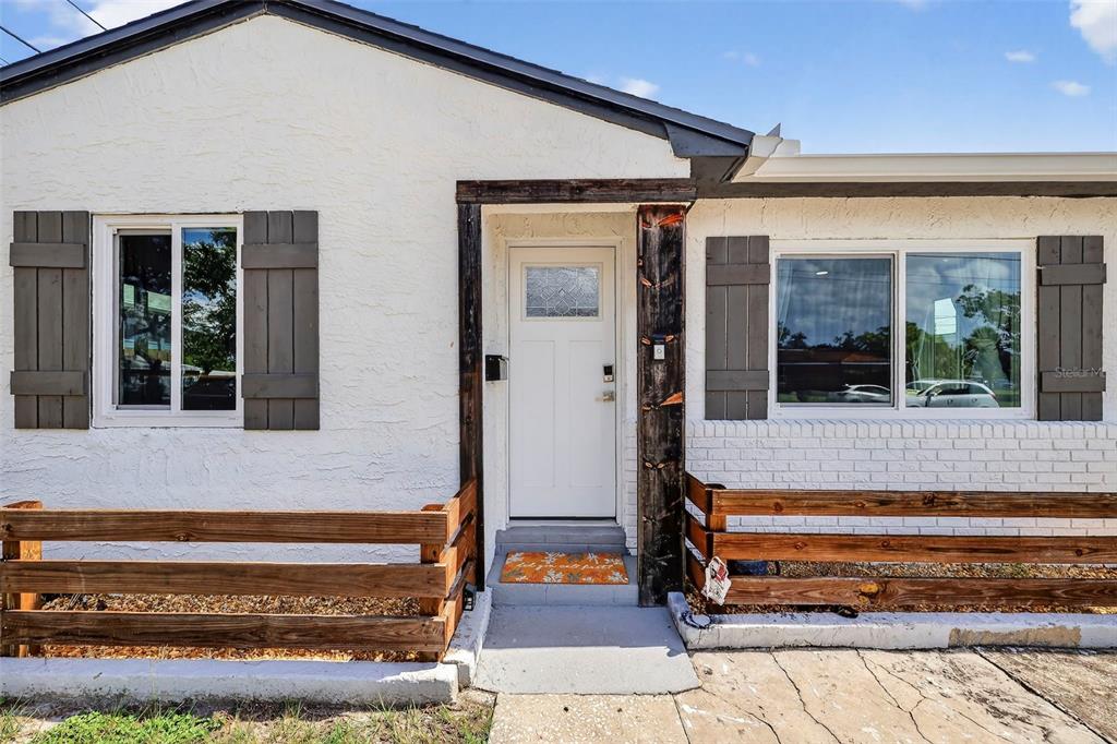 1324 40th Street South St. Petersburg, FL 33711 - Photo 2 of 39