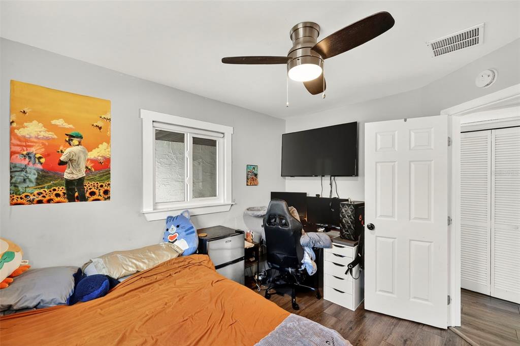 1324 40th Street South St. Petersburg, FL 33711 - Photo 23 of 39