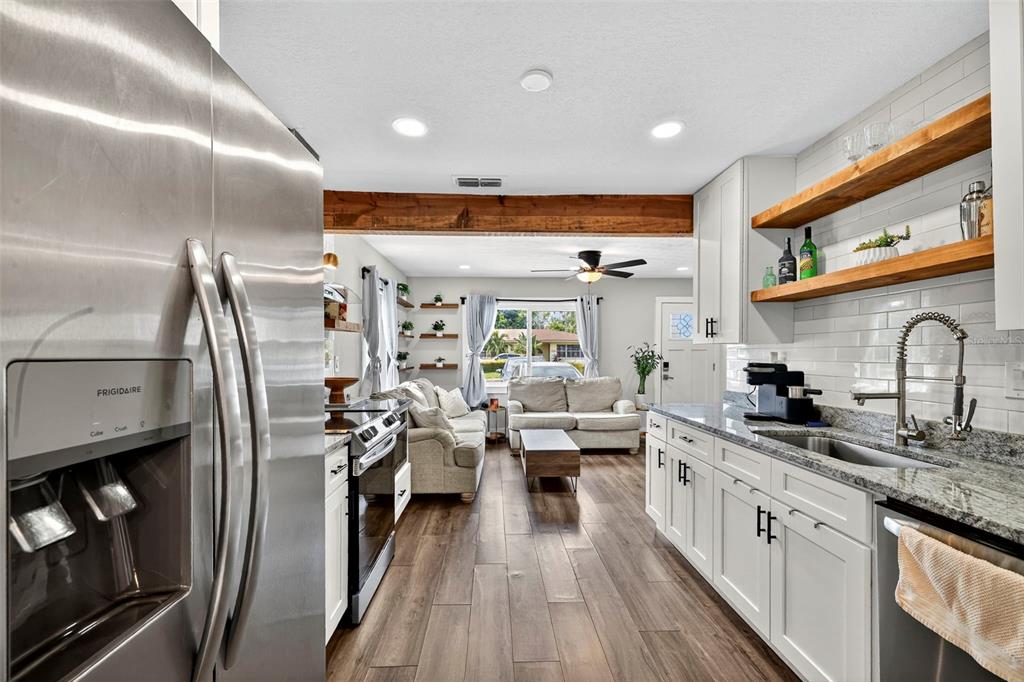 1324 40th Street South St. Petersburg, FL 33711 - Photo 9 of 39