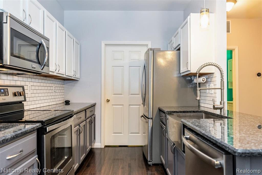 11740 Farmington Road Livonia, MI 48150 - Photo 18 of 31