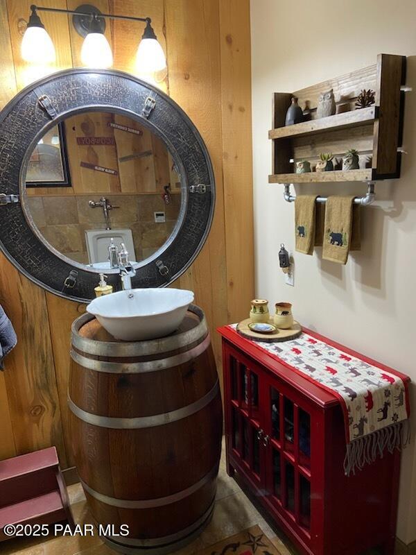 835 Happy Valley Road Prescott, AZ 86305 - Photo 43 of 61 a room with a stove and a clock