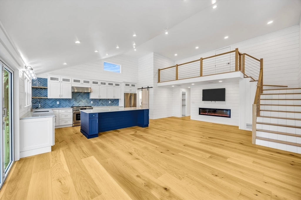 531 Menauhant Road Falmouth, MA 02536 - Photo 8 of 42