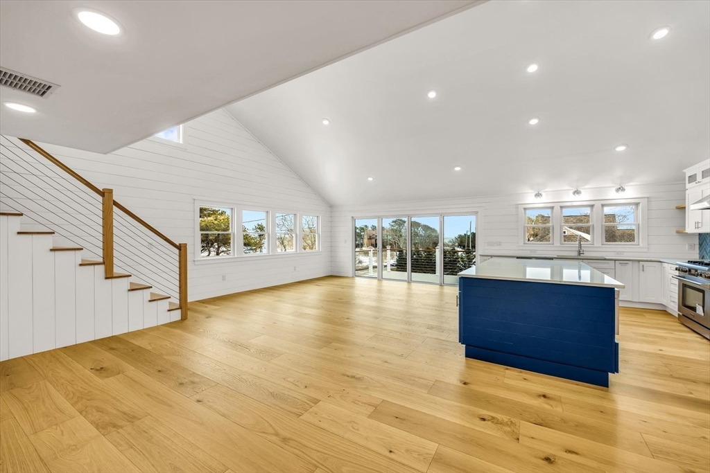 531 Menauhant Road Falmouth, MA 02536 - Photo 9 of 42