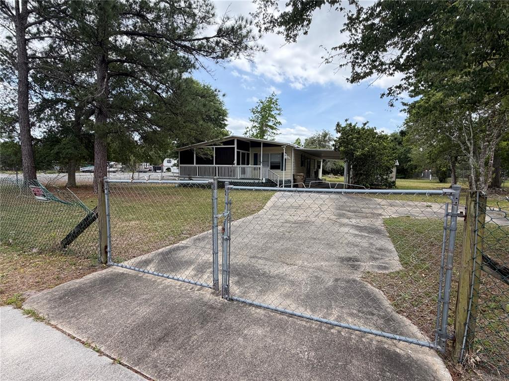 24138 Panther Road Astor, FL 32102 - Photo 4 of 34