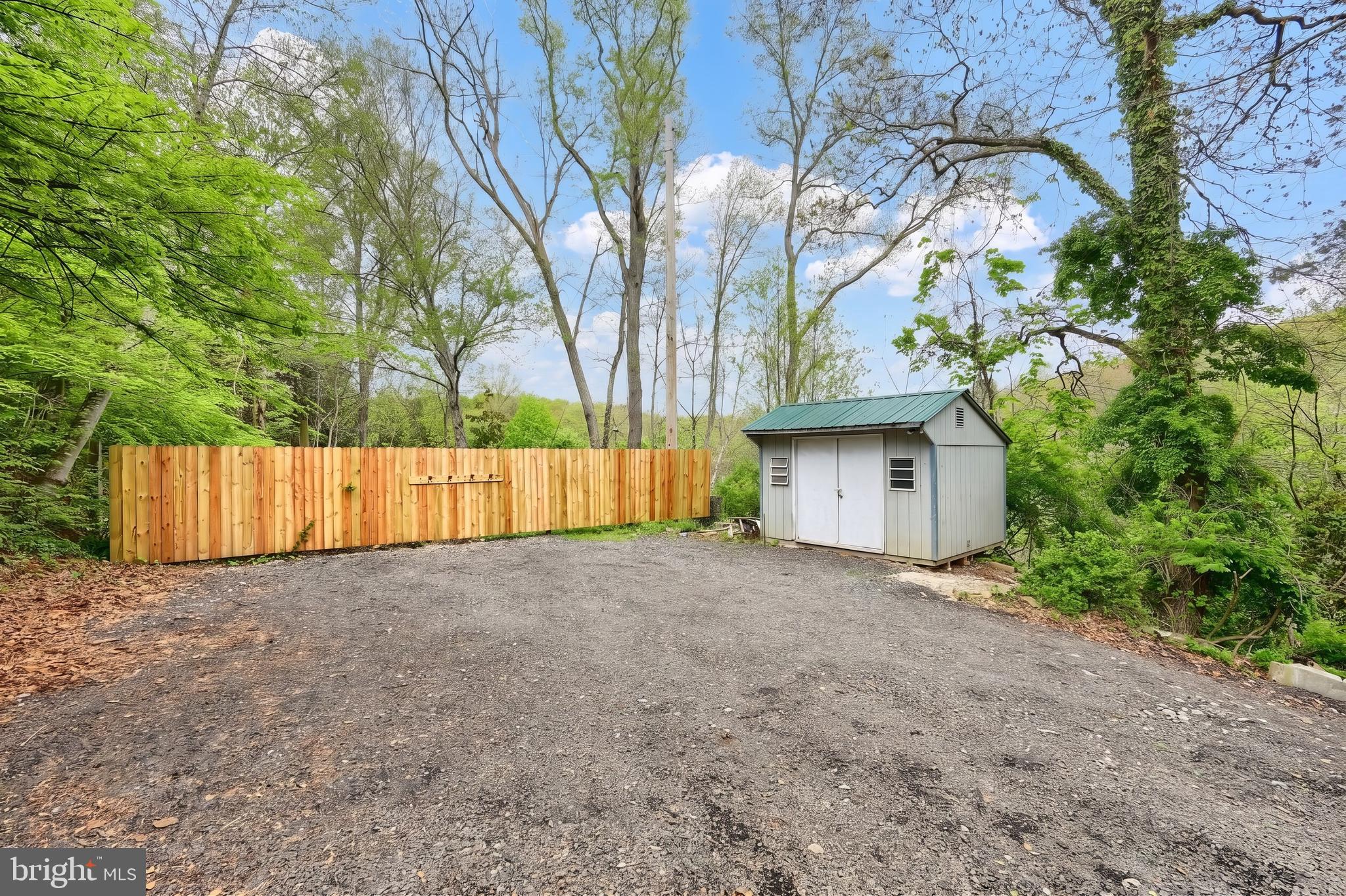234 Hilltop Road Delta, PA 17314 - Photo 11 of 32 Shed