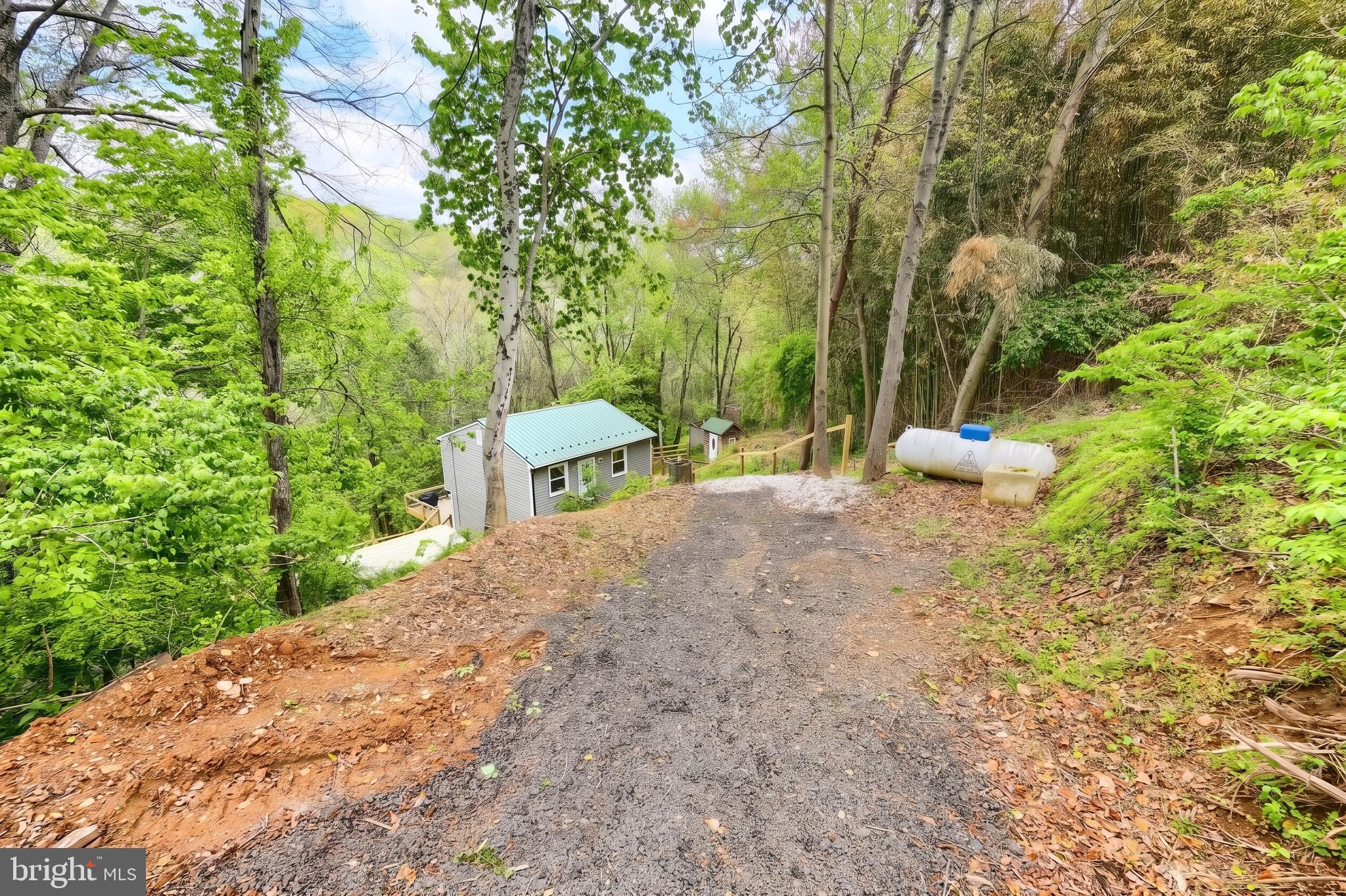 234 Hilltop Road Delta, PA 17314 - Photo 13 of 32 Walkway to Shed