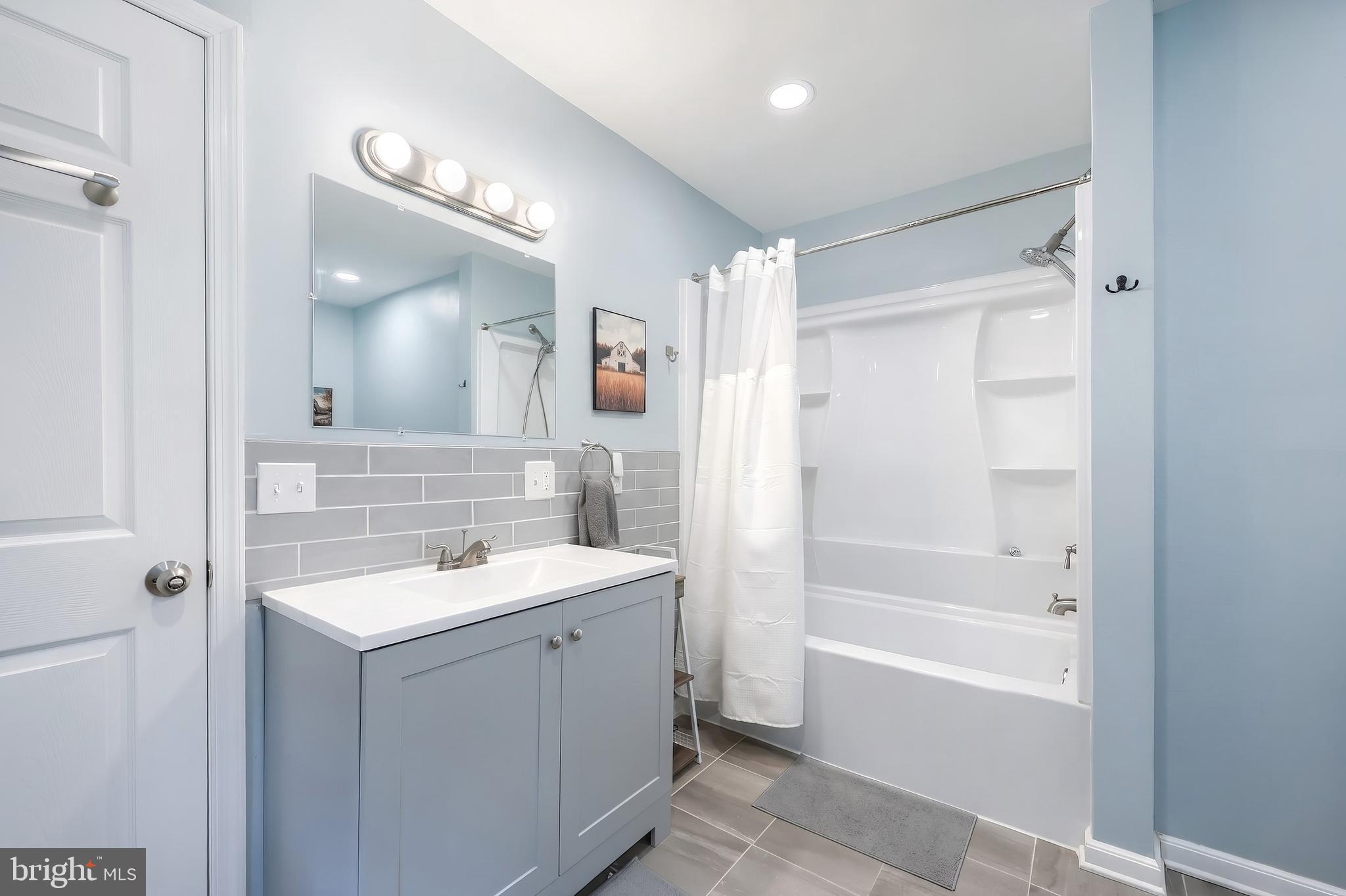 234 Hilltop Road Delta, PA 17314 - Photo 30 of 32 Full Bath