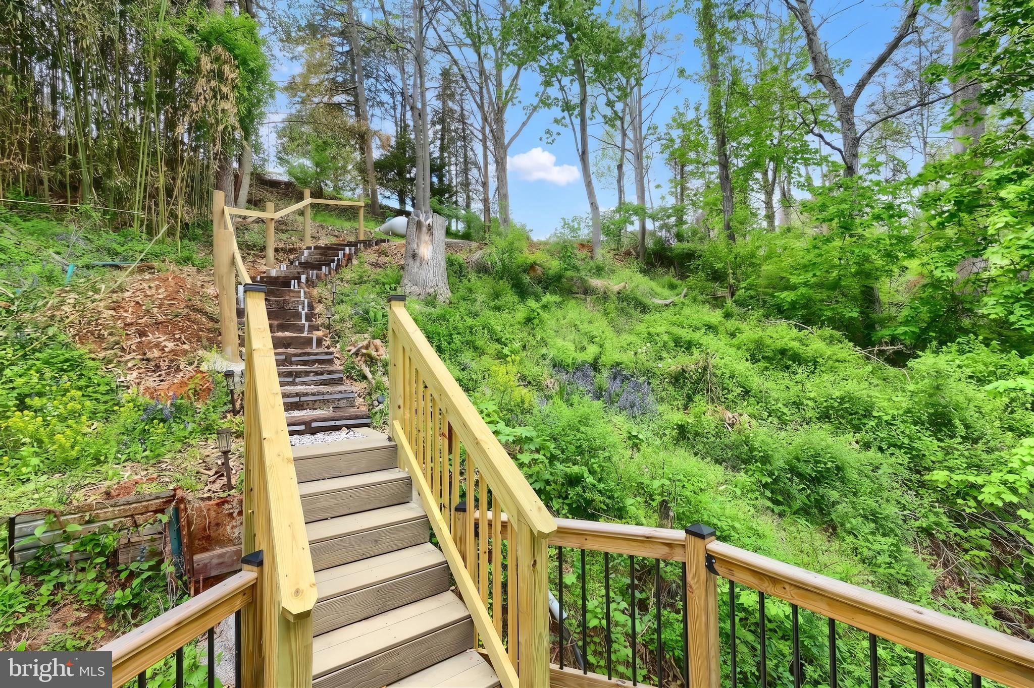 234 Hilltop Road Delta, PA 17314 - Photo 3 of 32 Walkway to Home