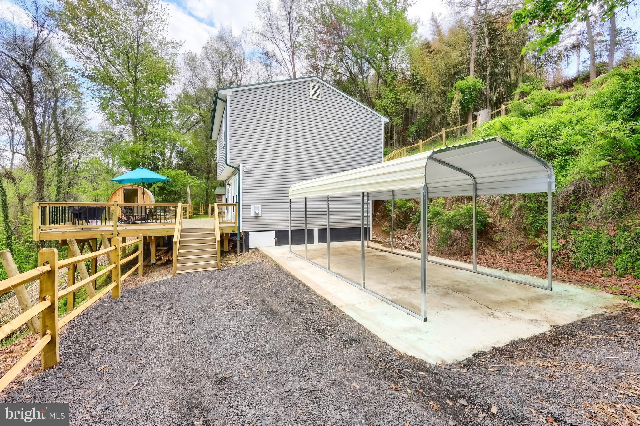 234 Hilltop Road Delta, PA 17314 - Photo 9 of 32 Carport