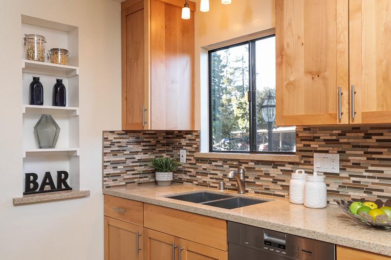 2526 West Middlefield Road Mountain View, CA 94043 - Photo 13 of 30 Gallery Image 13