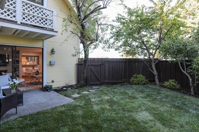 2526 West Middlefield Road Mountain View, CA 94043 - Photo 6 of 30 Gallery Image 6