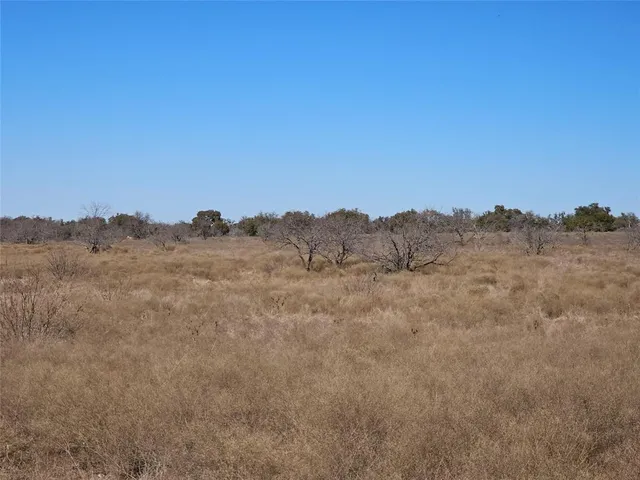 a view of a dry field