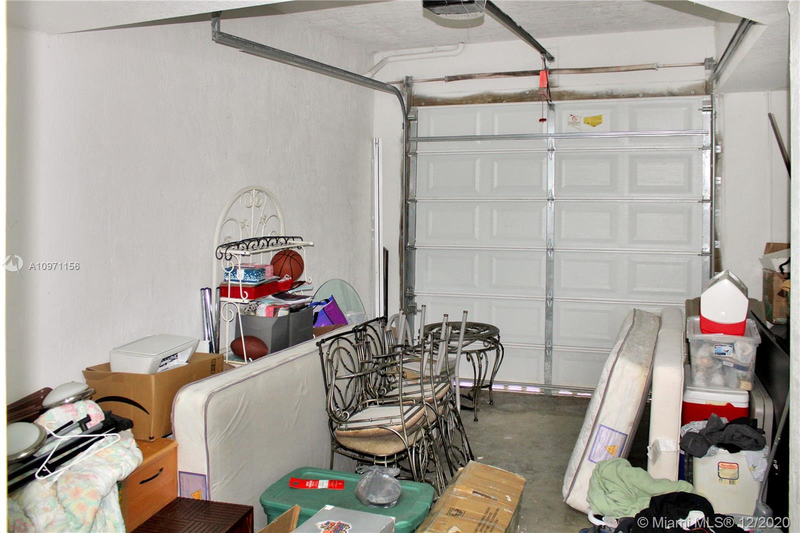 7743 Southwest 99th Street, Unit 2 Miami, FL 33156 - Photo 13 of 15 See Virtual Tour: https://my.matterport.com/show/?m=Mz3E7wB1o9k&mls=1