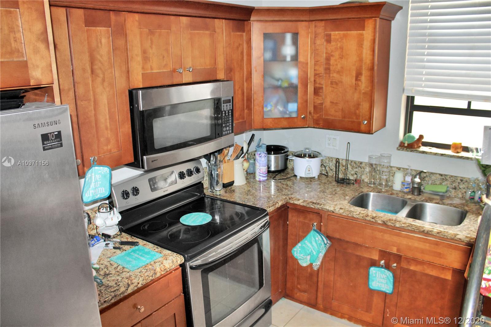 7743 Southwest 99th Street, Unit 2 Miami, FL 33156 - Photo 7 of 15 See Virtual Tour: https://my.matterport.com/show/?m=Mz3E7wB1o9k&mls=1