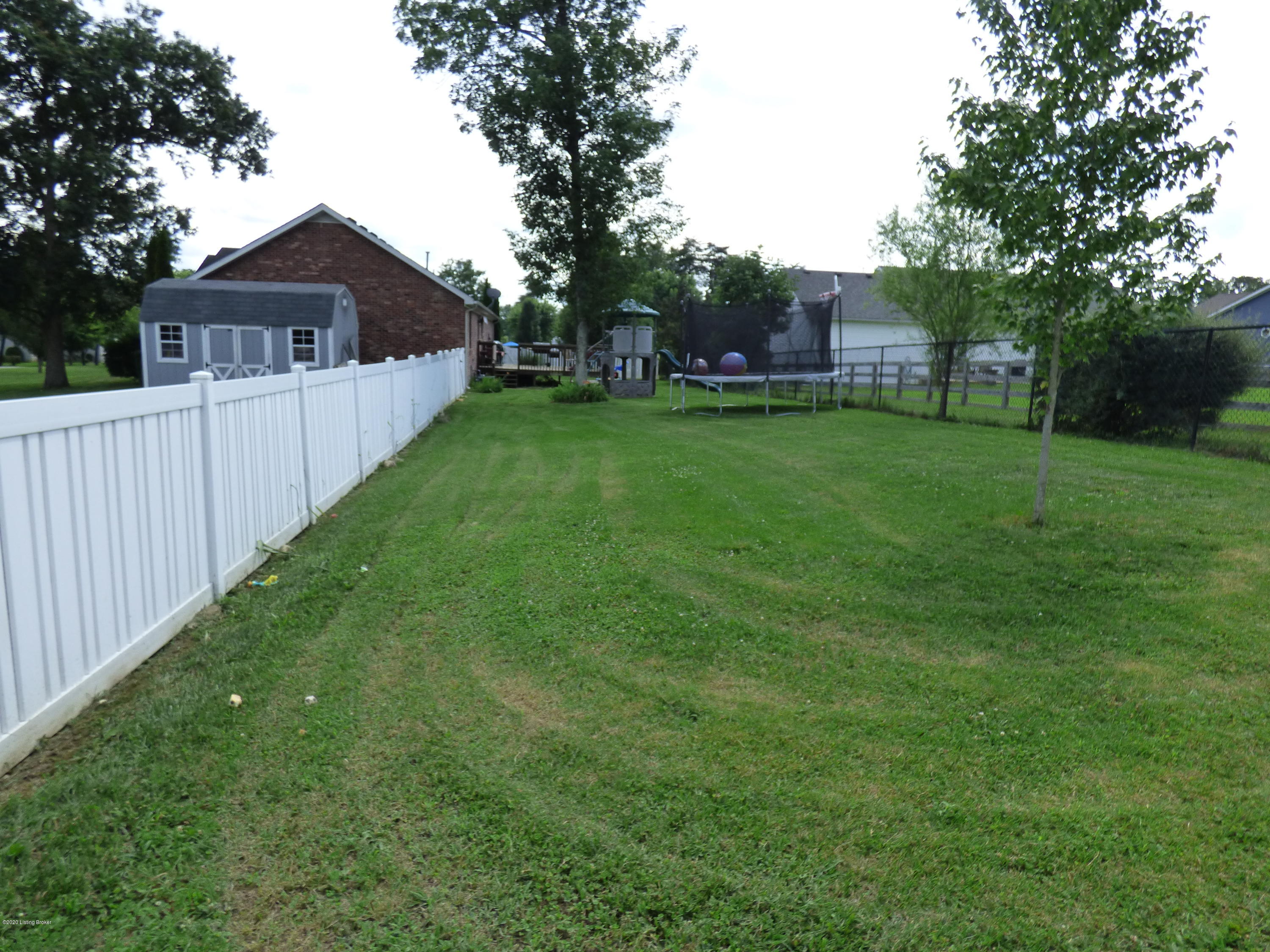 795 Greenbriar Road Mount Washington, KY 40047 - Photo 30 of 35 P1040939