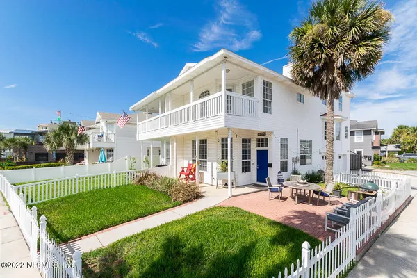 $4,600 | 2102 First Street, Neptune Beach, FL 32266