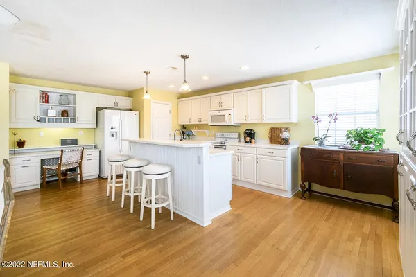 $4,600 | 2102 First Street, Neptune Beach, FL 32266