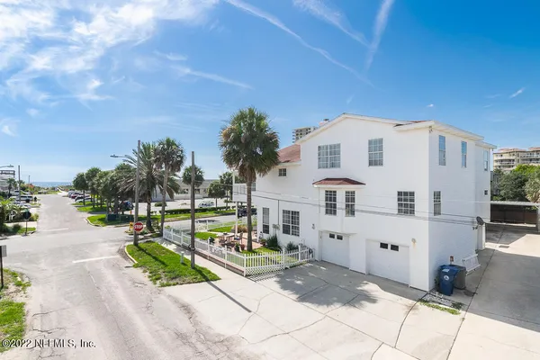 $4,600 | 2102 First Street, Neptune Beach, FL 32266