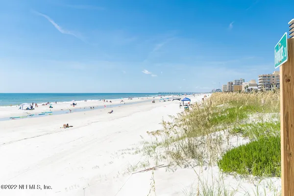 $4,600 | 2102 First Street, Neptune Beach, FL 32266