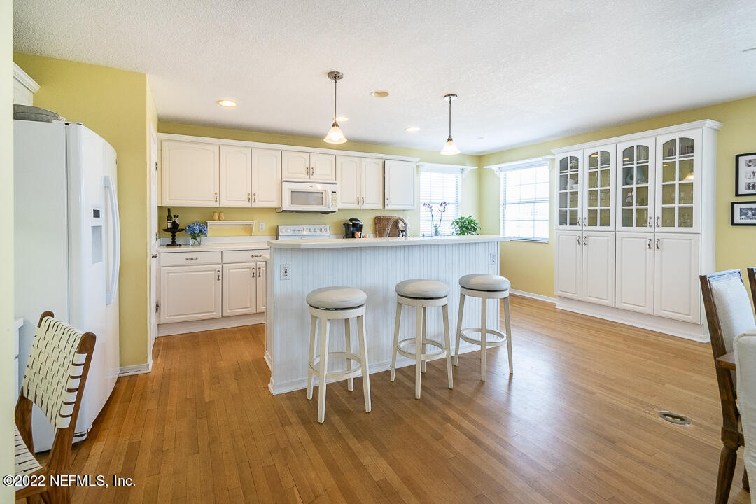 2102 First Street Neptune Beach, FL 32266 - Photo 10 of 22 Breakfast Bar