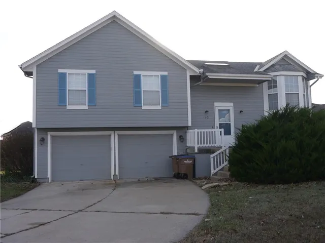 $280,000 | 1601 Stasi Avenue, Raymore, MO 64083