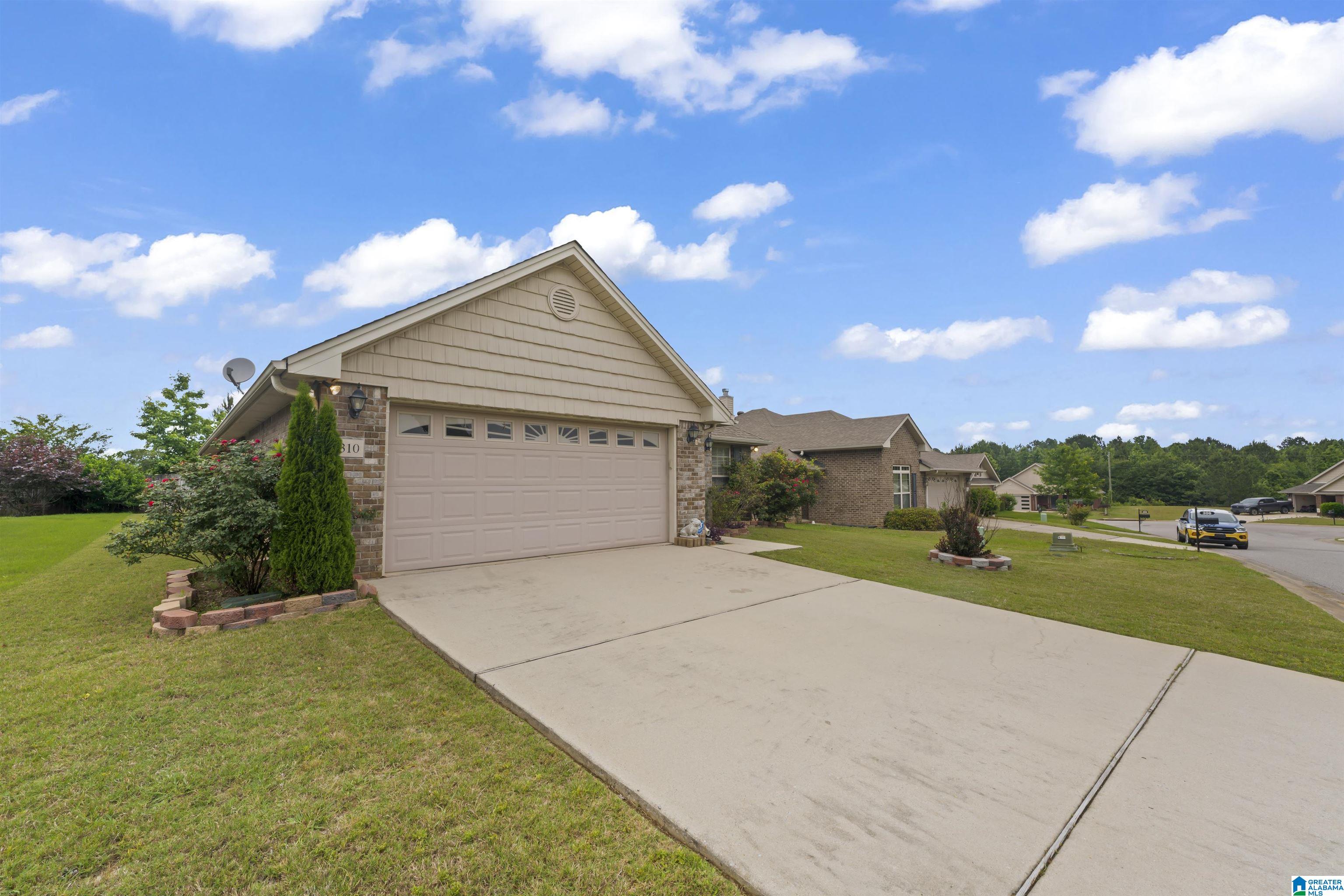 310 Crisfield Circle Alabaster, AL 35007 - Photo 2 of 37