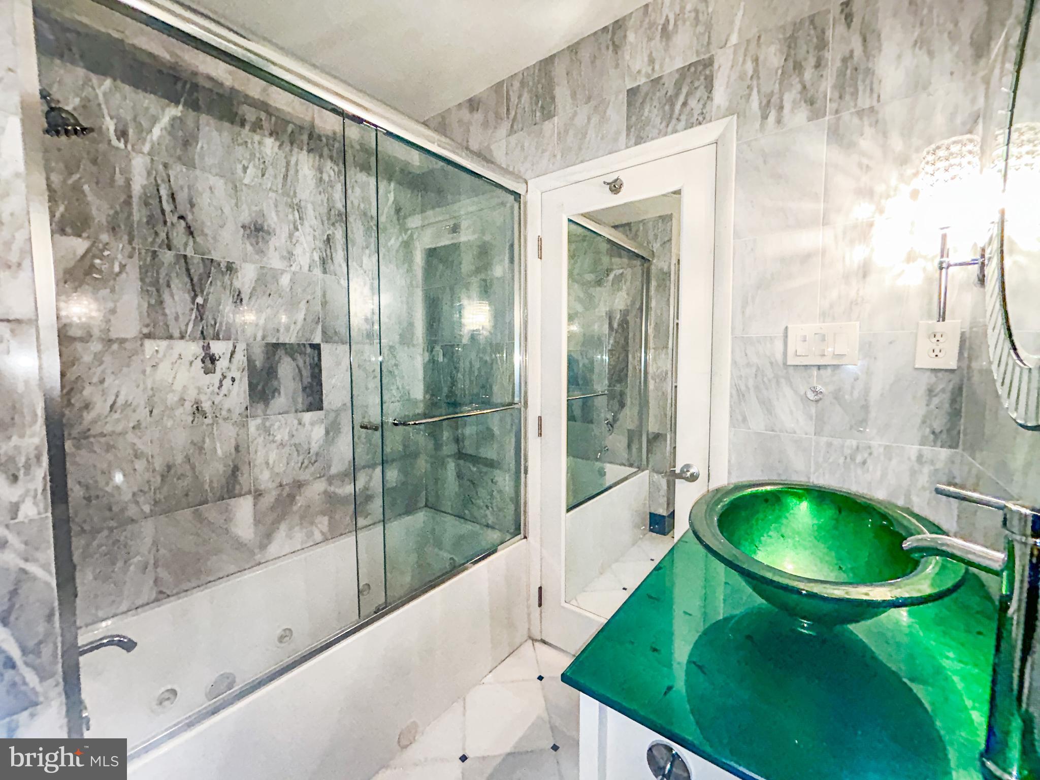 901 Hyde Road Silver Spring, MD 20902 - Photo 12 of 37 Main level bathroom