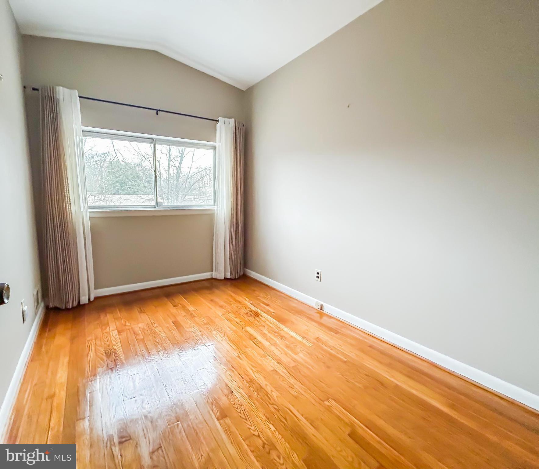 901 Hyde Road Silver Spring, MD 20902 - Photo 14 of 37