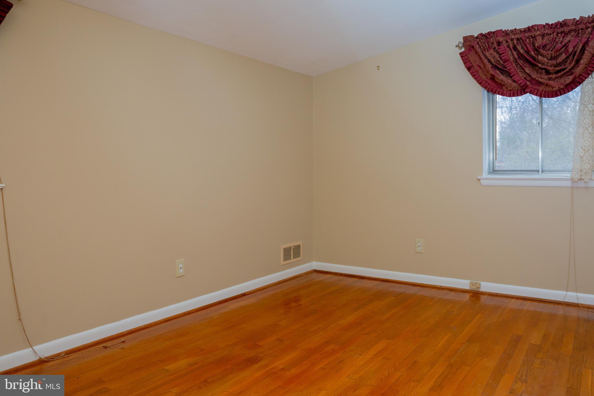 901 Hyde Road Silver Spring, MD 20902 - Photo 20 of 37