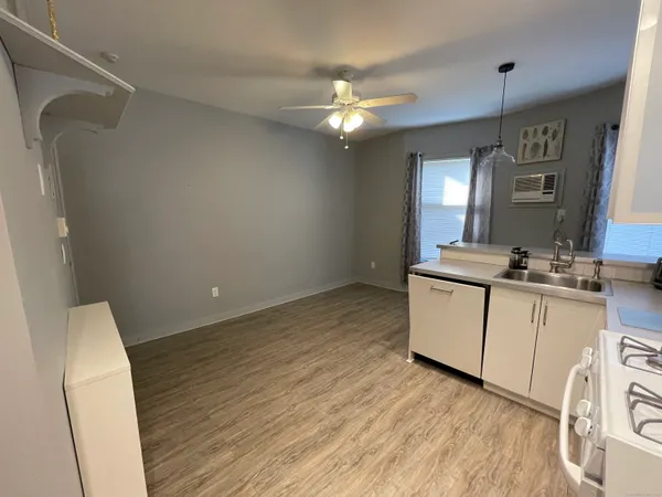 $1,800 | 134-138 Washington Avenue, Bridgeport, CT 06604