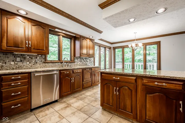 $950,000 | 10715 Compass Court, Indianapolis, IN 46256