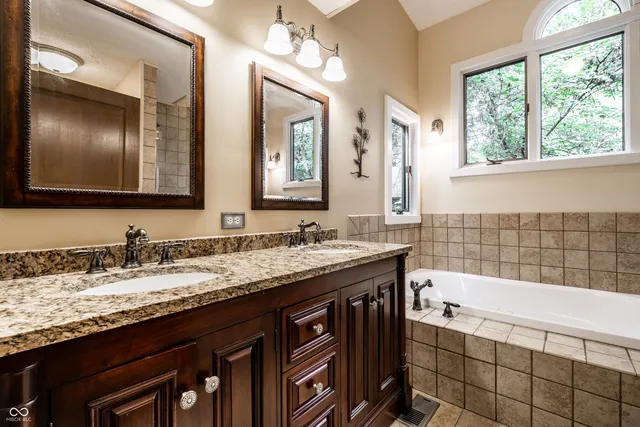 $950,000 | 10715 Compass Court, Indianapolis, IN 46256