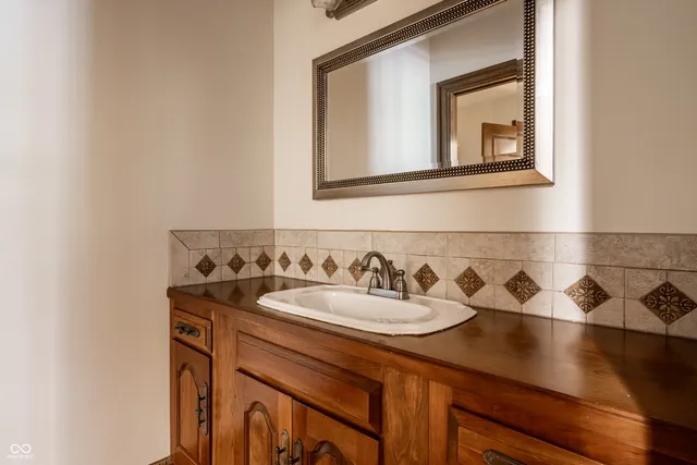 $950,000 | 10715 Compass Court, Indianapolis, IN 46256