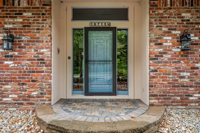 $950,000 | 10715 Compass Court, Indianapolis, IN 46256