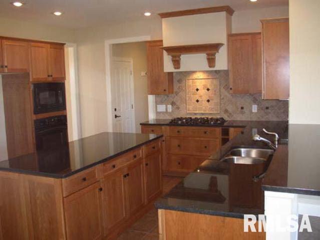 5461 Julie Ann Road Bettendorf, IA 52722 - Photo 3 of 9 Gallery Image 3