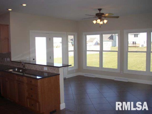 5461 Julie Ann Road Bettendorf, IA 52722 - Photo 4 of 9 Gallery Image 4