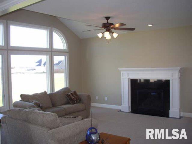 5461 Julie Ann Road Bettendorf, IA 52722 - Photo 6 of 9 Gallery Image 6