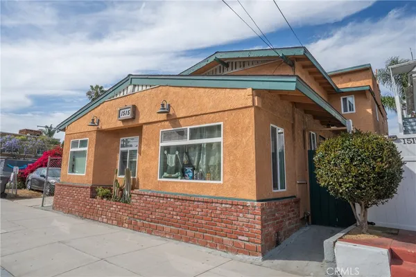 $1,395,000 | 1513 East Broadway, Long Beach, CA 90802