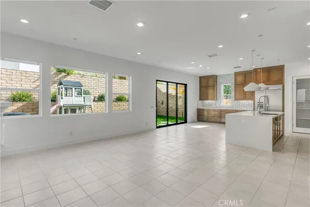 $5,750 | 19292 Merryweather Drive, Canyon Country, CA 91351