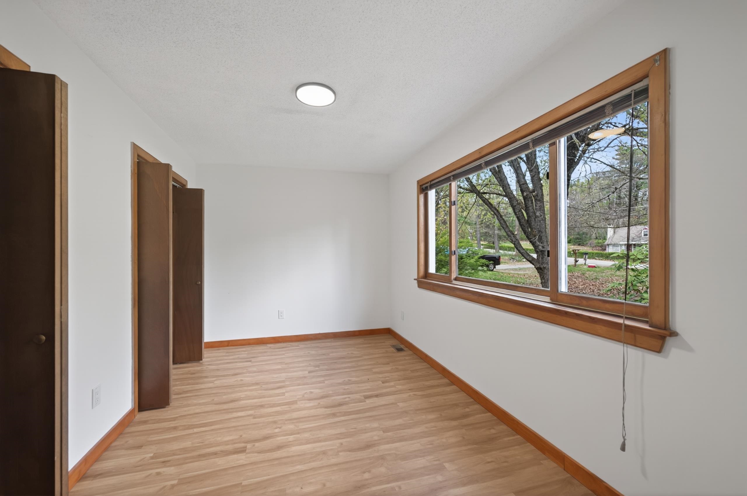 801 Newton Road Vernon, VT 05354 - Photo 8 of 12